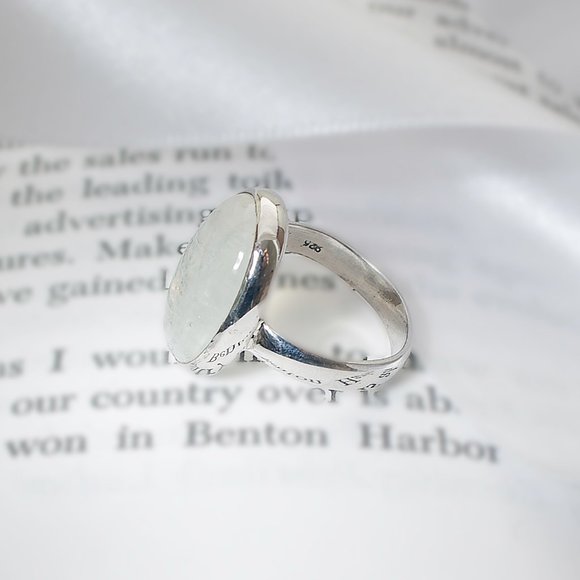 MOONSTONE Ring, Amazing Blue Flash Moonstone, Pretty Ring, Natural Moonstone - Picture 5 of 7